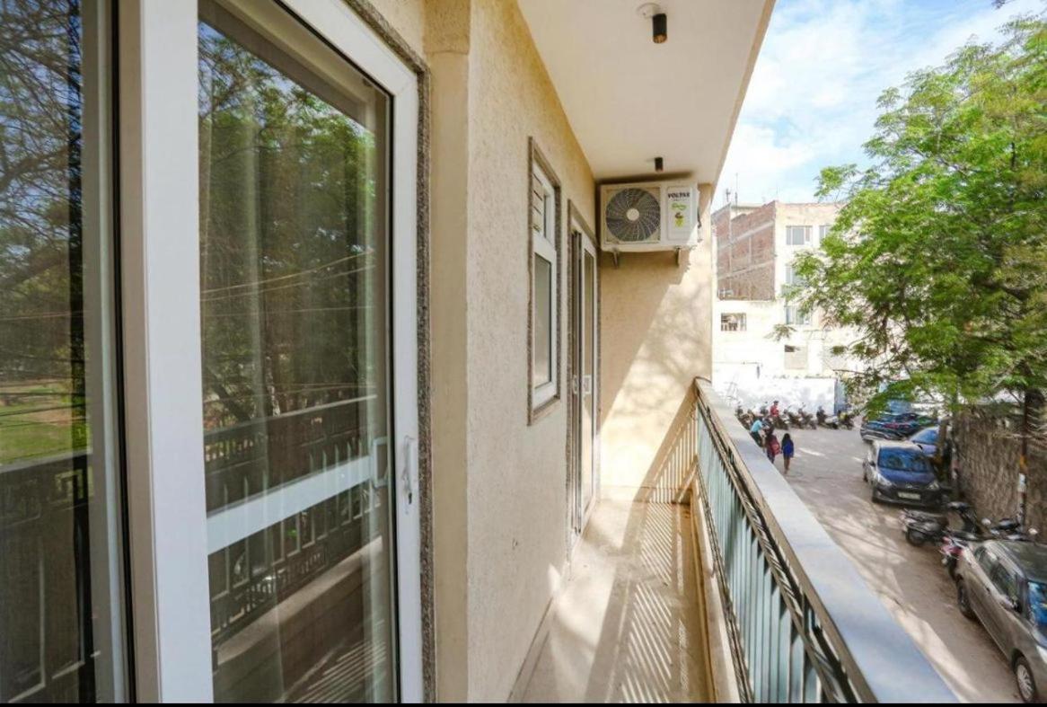 Hotel Aiims Yeni Delhi Dış mekan fotoğraf