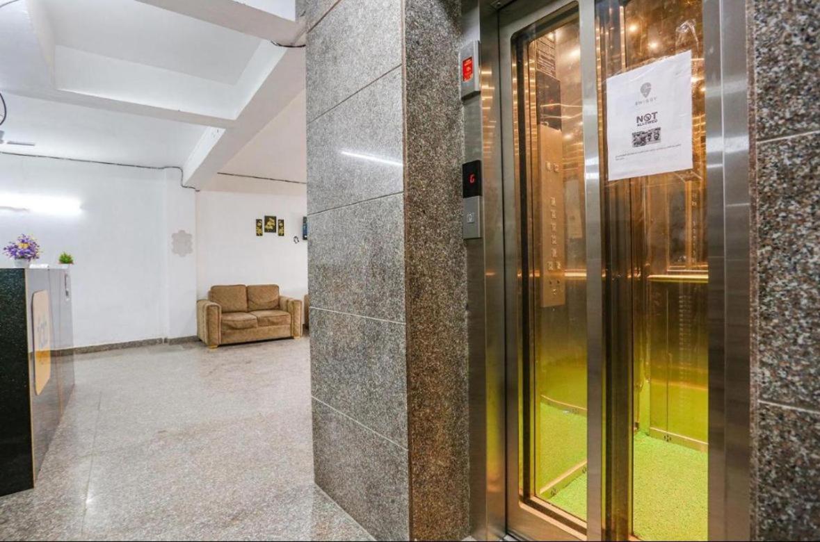 Hotel Aiims Yeni Delhi Dış mekan fotoğraf