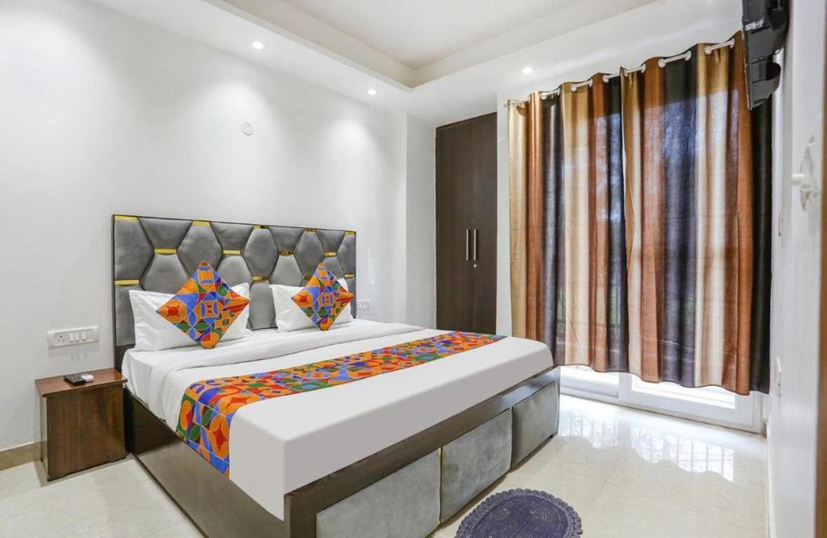 Hotel Aiims Yeni Delhi Dış mekan fotoğraf